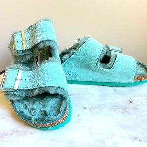NWT Birkenstock Arizona Shearling sandals. Size 8/8.5 EU size 39